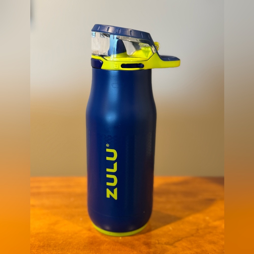 Zulu 14 oz BPA free, insulated water-bottle with locking lid